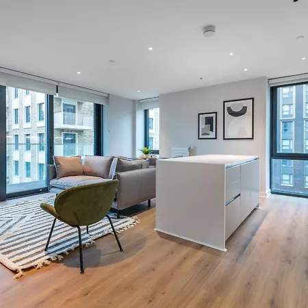 Alto Apartment - Modern Comfort & Prime Location